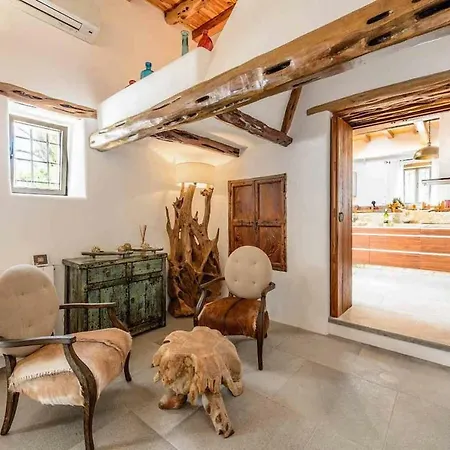 Villa Idurre, In Northern Countryside Near Beaches Santa Eularia des Riu