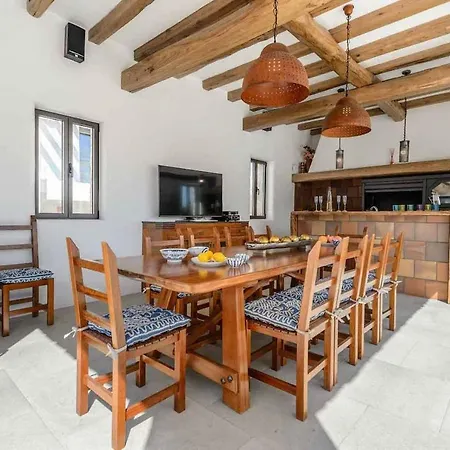 Villa Idurre, In Northern Countryside Near Beaches